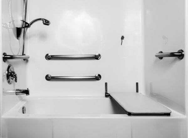 Accessible Tub Installation in Ravenna