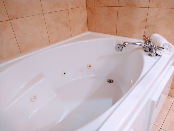 Jetted Tub Replacement in Ravenna