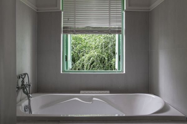 Fiberglass Tub Installation in Ravenna